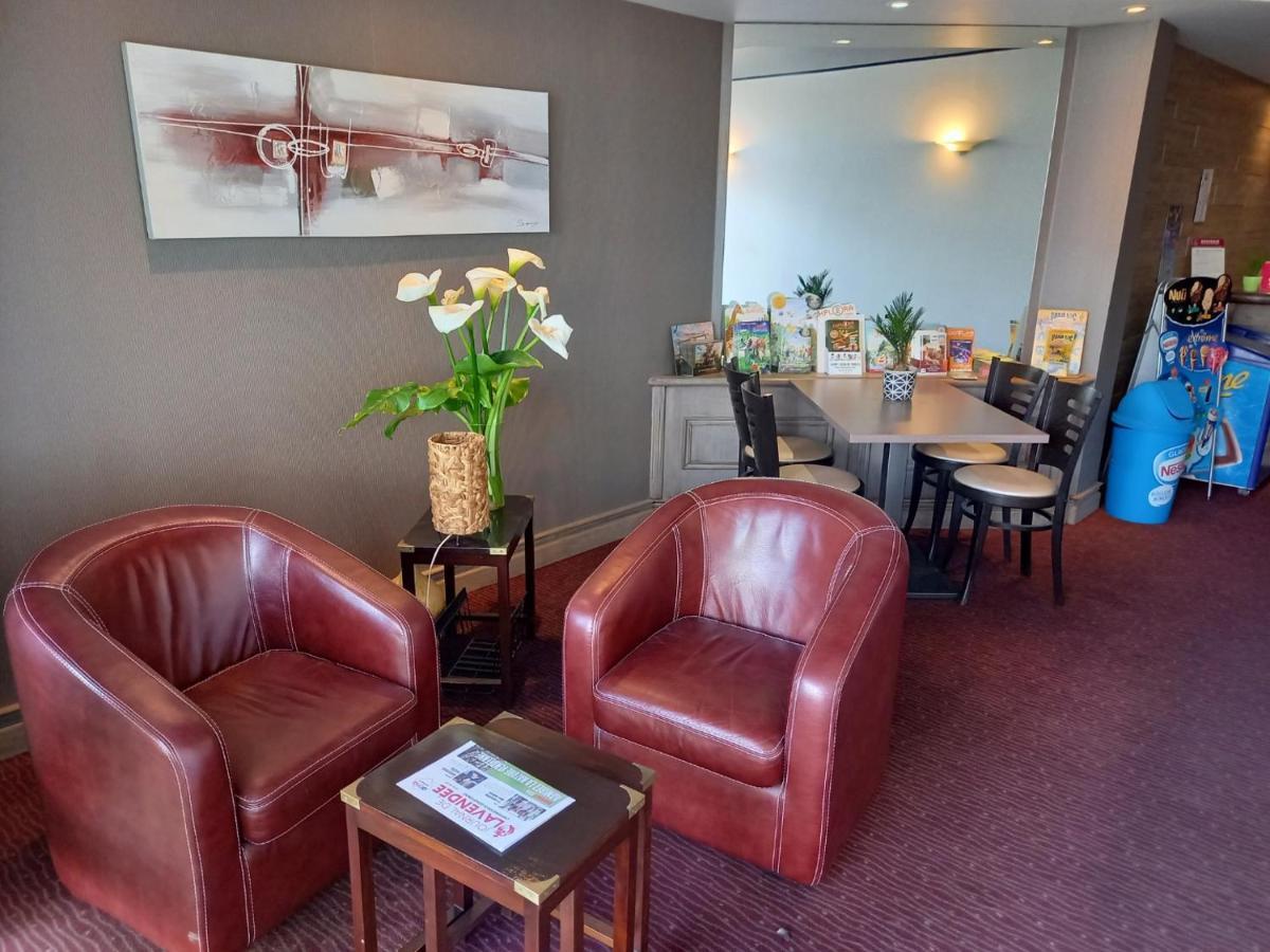 英格兰酒店 莱萨布勒-多洛讷 外观 照片