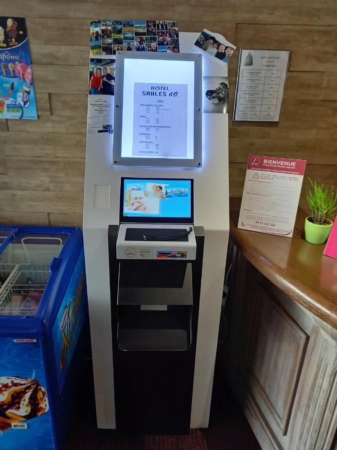 英格兰酒店 莱萨布勒-多洛讷 外观 照片